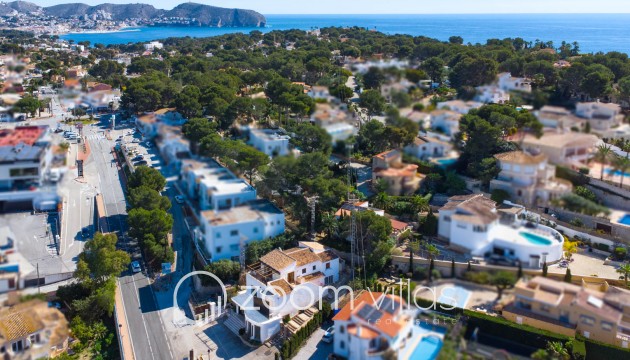 Gewerbe Immobilie - Wiederverkauf - Benissa - Avenida La Marina