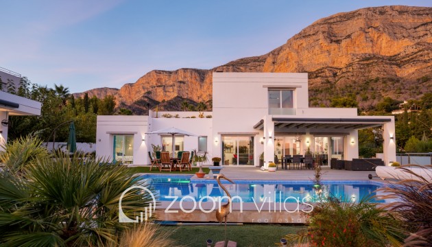Villa - Resale - Jávea -
                Montgó - Ermita