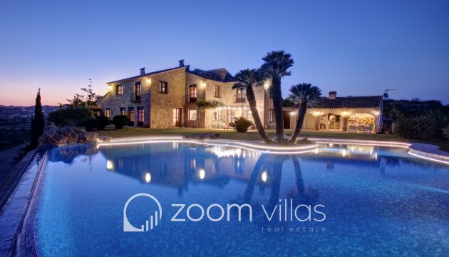 Villa - Resale - Moraira -
                Campo