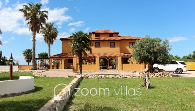 Villa - Reventa - Pedreguer -
                Pedreguer