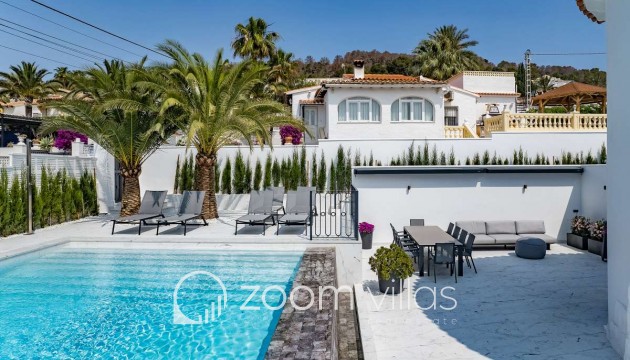 Resale - Villa - Calpe
