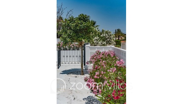Resale - Villa - Calpe