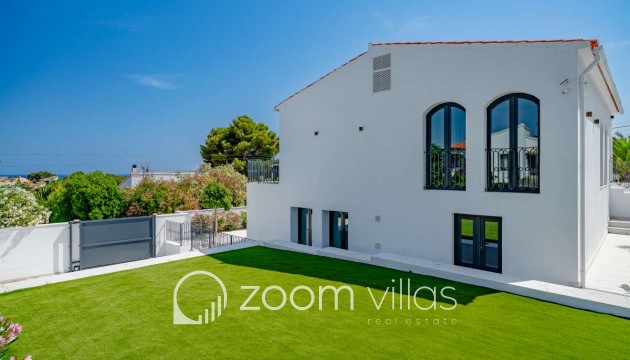 Resale - Villa - Calpe