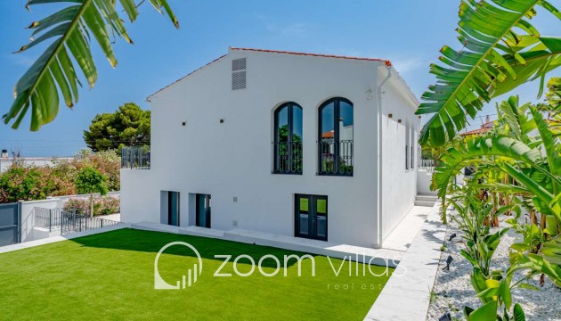 Resale - Villa - Calpe