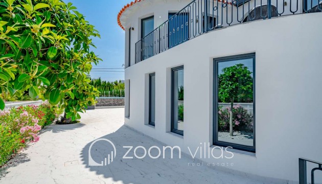 Resale - Villa - Calpe