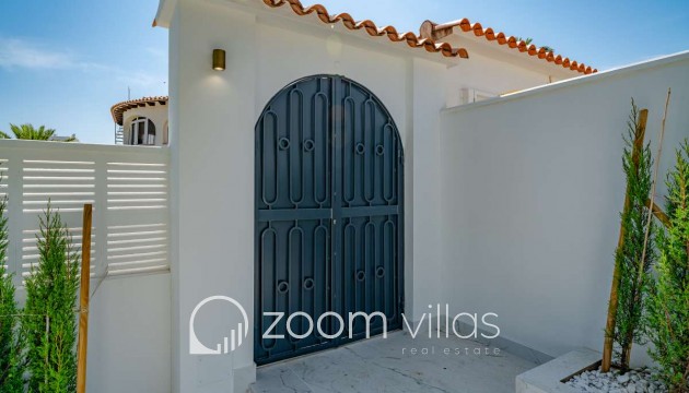 Resale - Villa - Calpe
