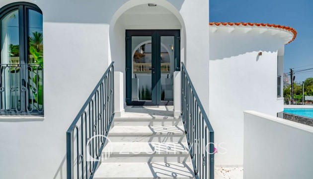 Resale - Villa - Calpe