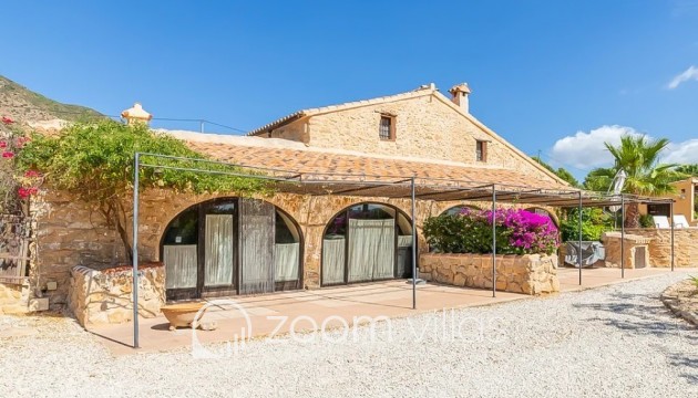Resale - Villa - Benissa - Partida Vinyent
