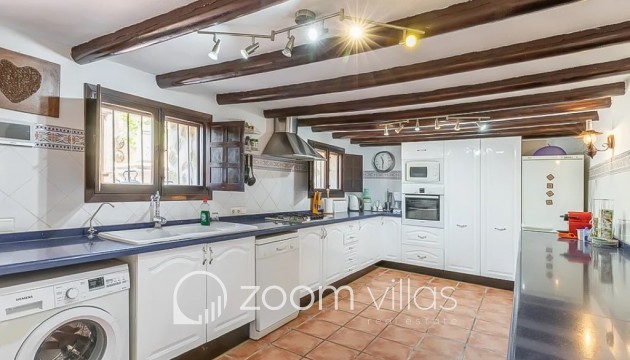 Resale - Villa - Benissa - Partida Vinyent