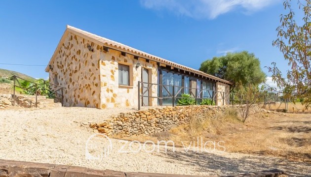 Resale - Villa - Benissa - Partida Vinyent