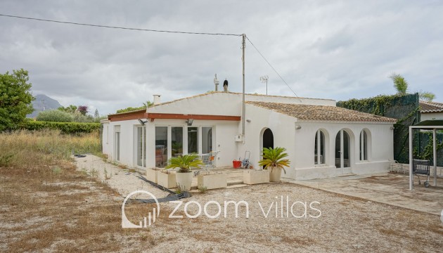Resale - Plot / Land - Jávea - Adsubia