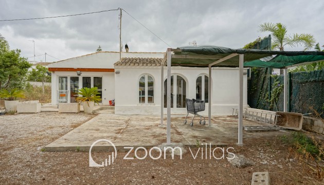 Resale - Plot / Land - Jávea - Adsubia