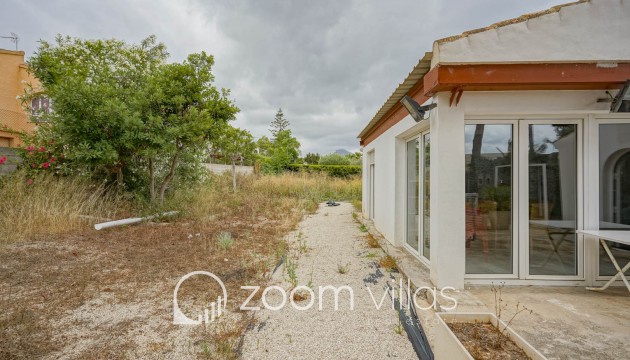 Resale - Plot / Land - Jávea - Adsubia