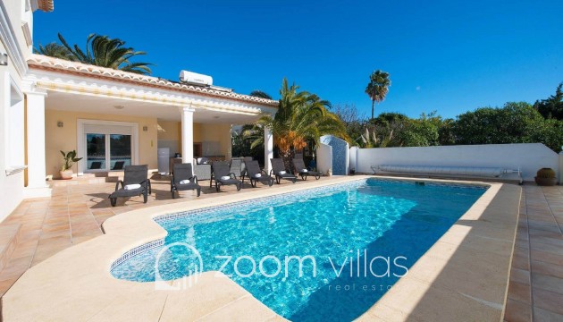 Resale - Villa - Moraira