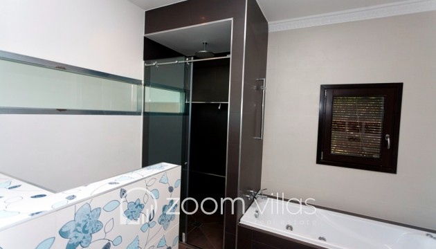 Resale - Villa - Moraira