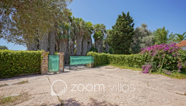 Resale - Villa - Jávea - Adsubia