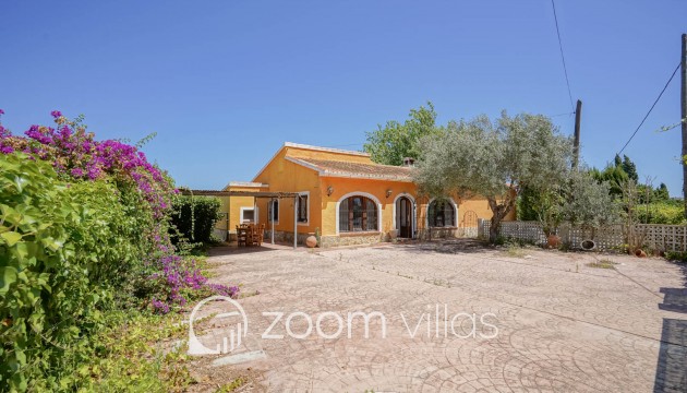 Resale - Villa - Jávea - Adsubia