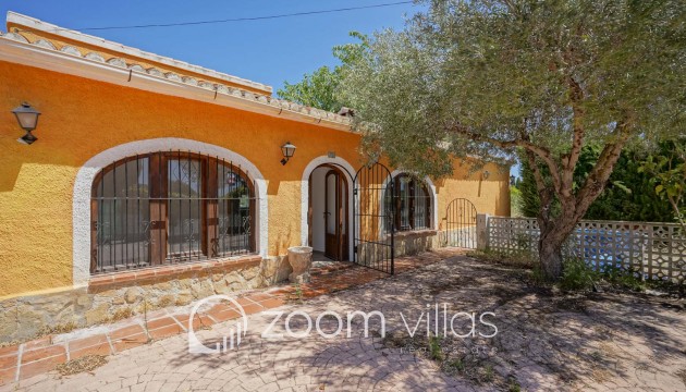 Resale - Villa - Jávea - Adsubia