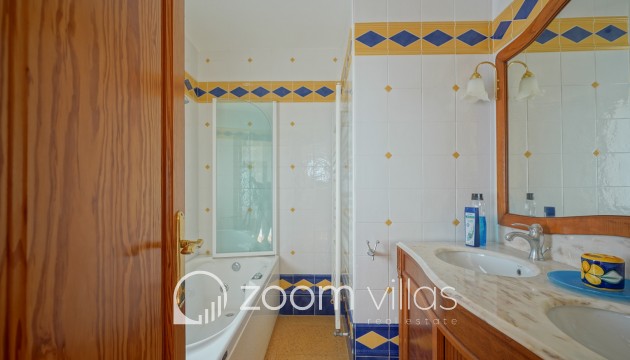Resale - Villa - Jávea - La Corona