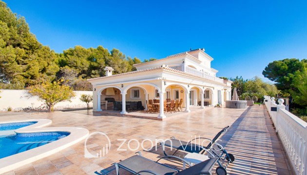 Resale - Villa - Moraira
