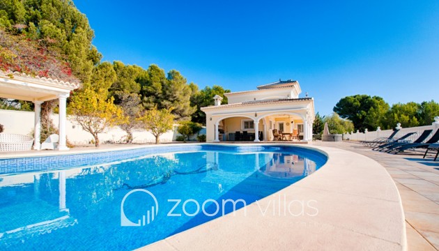 Resale - Villa - Moraira