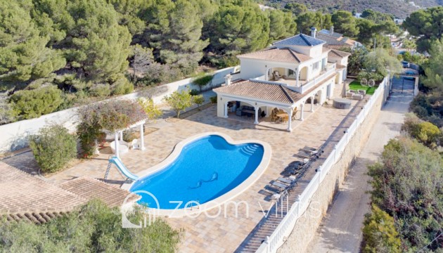 Resale - Villa - Moraira