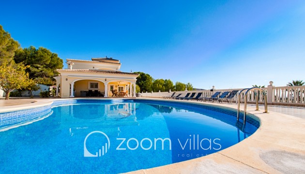 Resale - Villa - Moraira