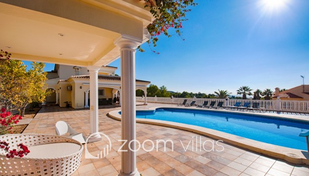 Resale - Villa - Moraira