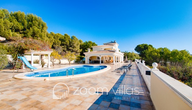 Resale - Villa - Moraira