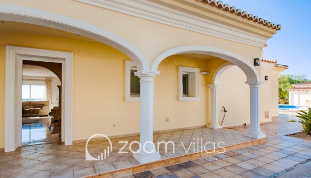Resale - Villa - Moraira