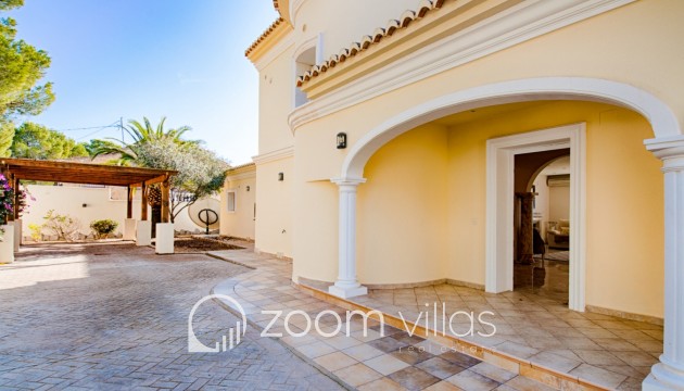 Resale - Villa - Moraira
