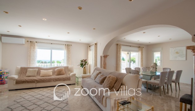 Resale - Villa - Moraira