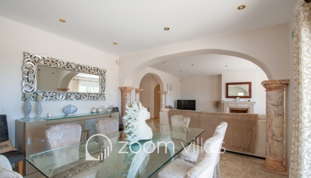 Resale - Villa - Moraira