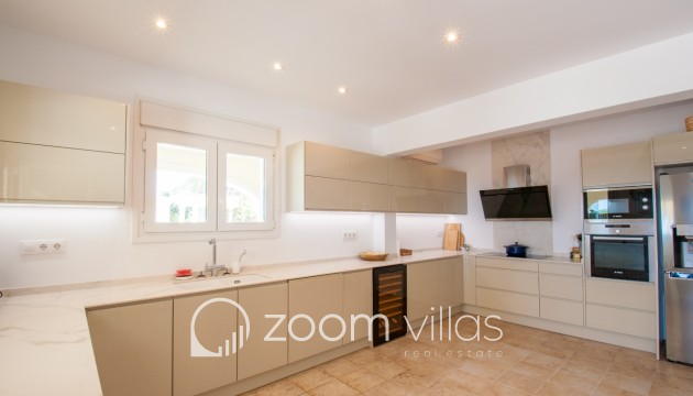 Resale - Villa - Moraira