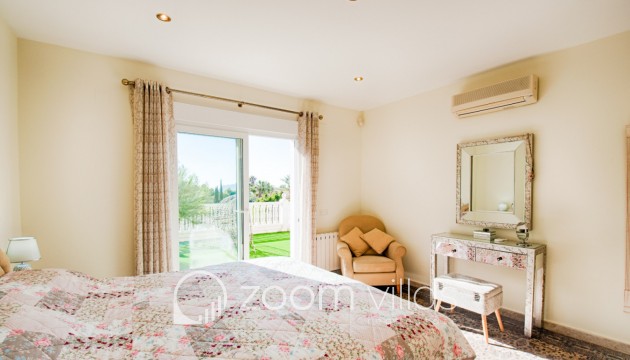 Resale - Villa - Moraira