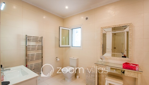 Resale - Villa - Moraira