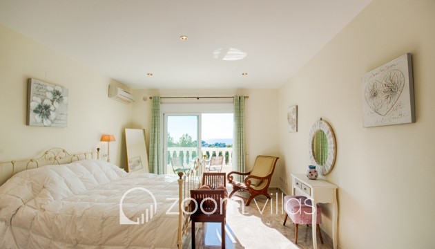 Resale - Villa - Moraira