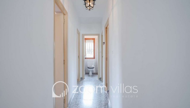 Resale - Villa - Calpe