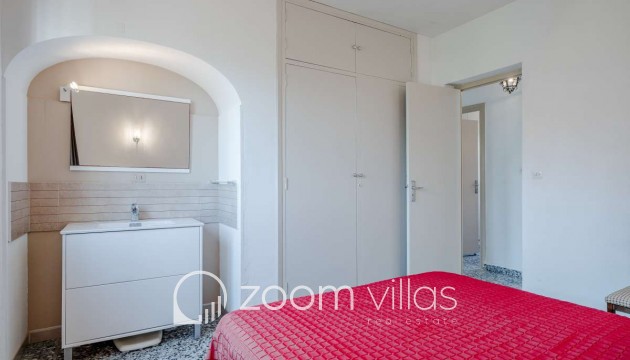 Resale - Villa - Calpe