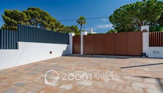 Resale - Villa - Calpe