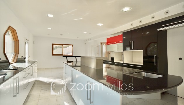 Reventa - Villa - Benhavis - El Paraiso Alto