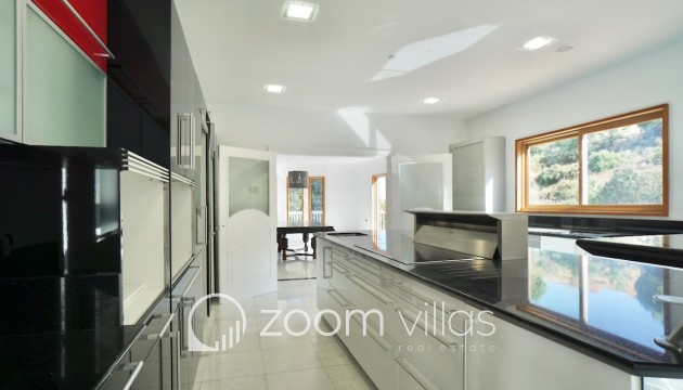 Reventa - Villa - Benhavis - El Paraiso Alto