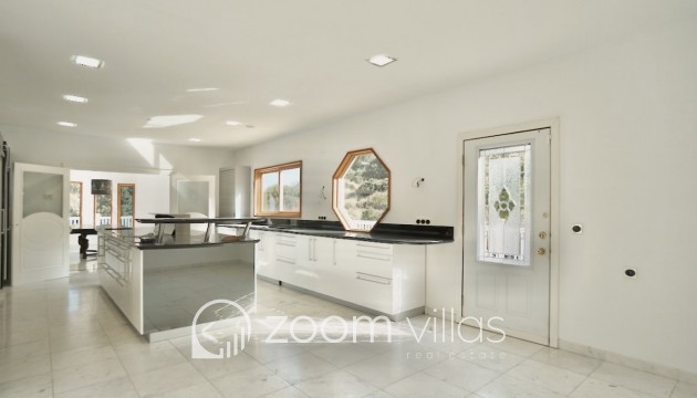 Reventa - Villa - Benhavis - El Paraiso Alto