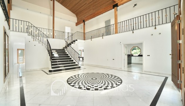 Reventa - Villa - Benhavis - El Paraiso Alto