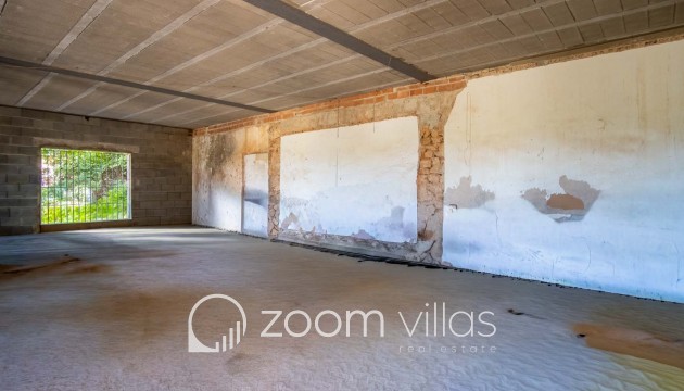 Resale - Villa - Denia