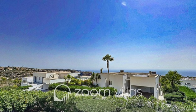 Resale - Villa - Benitachell  - Lirios