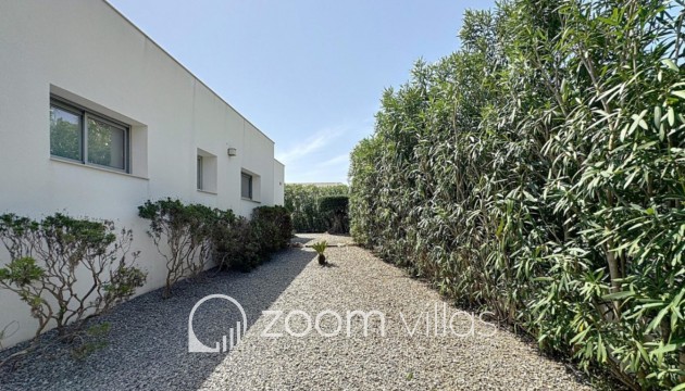 Resale - Villa - Benitachell  - Lirios