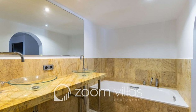 Resale - Villa - Benissa - La Fustera