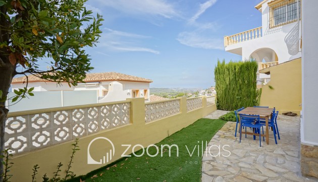 Resale - Villa / Semi-detached - Benitachell  - Calistros
