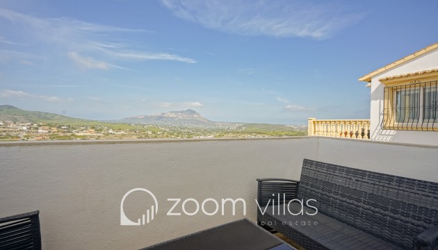 Resale - Villa / Semi-detached - Benitachell  - Calistros